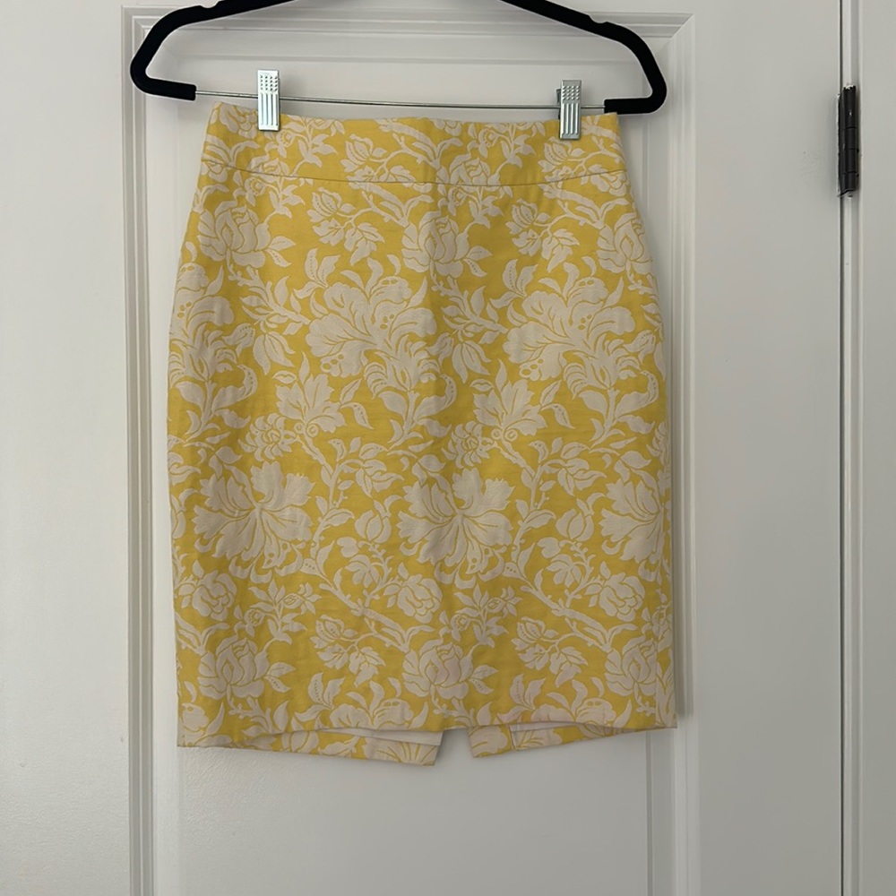 Ann Taylor | Yellow & White Skirt *Perfect for Summer* | Size 2 | G/EUC
